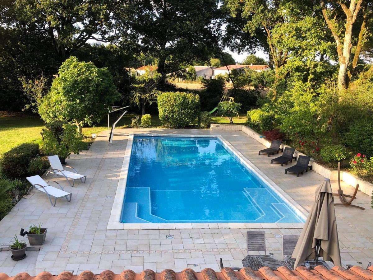 Maison Charmante Avec Piscine Privee A Saint-Georges-De-Pointindouxc Bagian luar foto