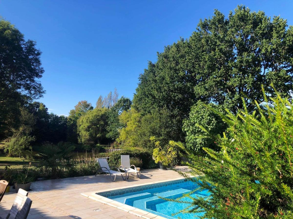 Maison Charmante Avec Piscine Privee A Saint-Georges-De-Pointindouxc Bagian luar foto