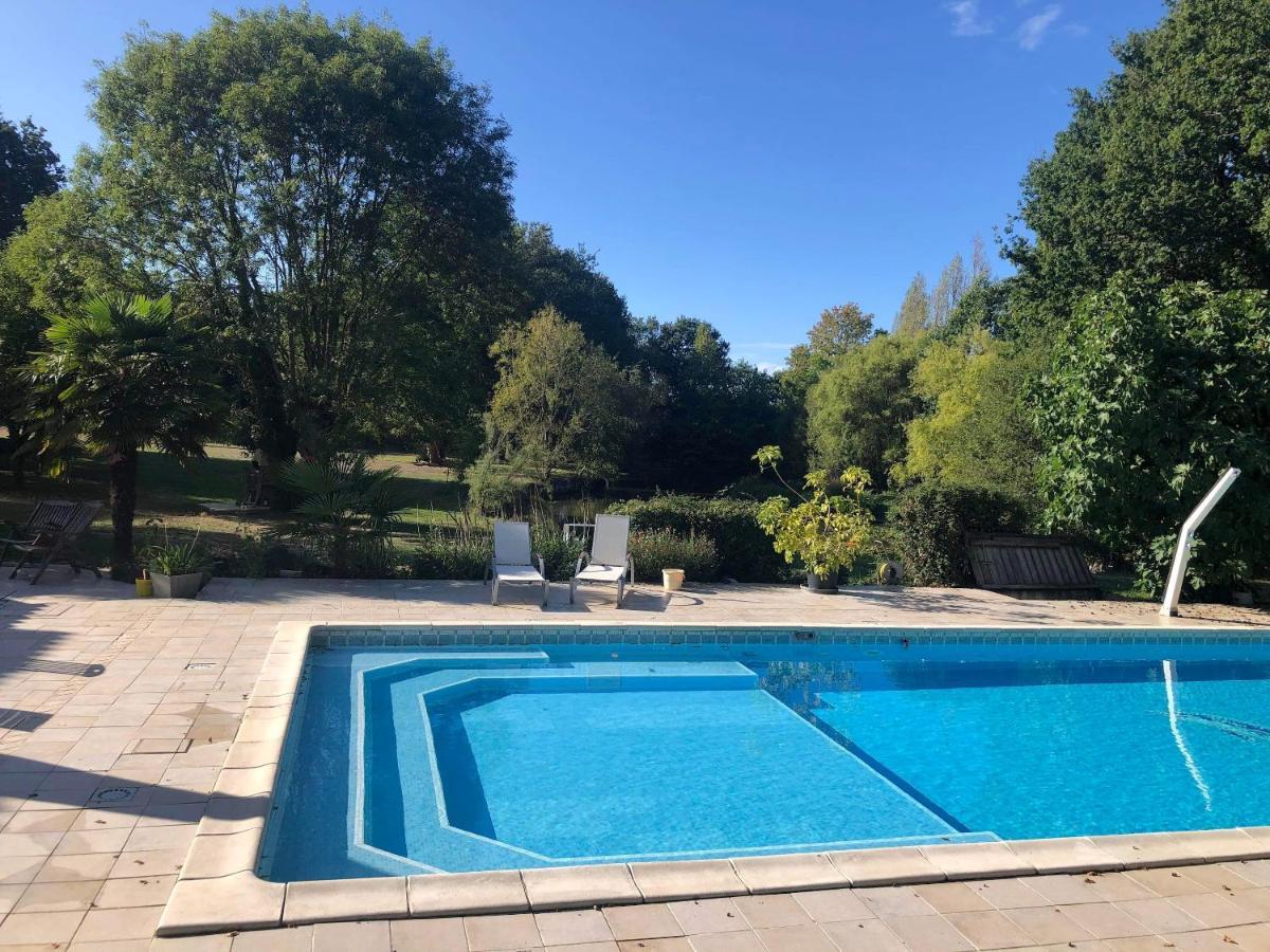 Maison Charmante Avec Piscine Privee A Saint-Georges-De-Pointindouxc Bagian luar foto