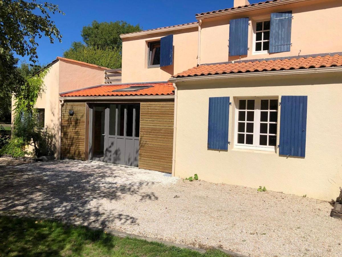 Maison Charmante Avec Piscine Privee A Saint-Georges-De-Pointindouxc Bagian luar foto
